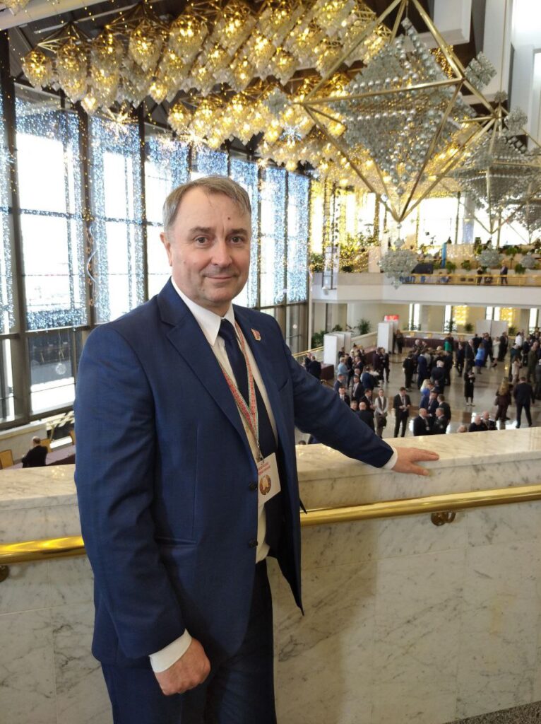 Александр Михно