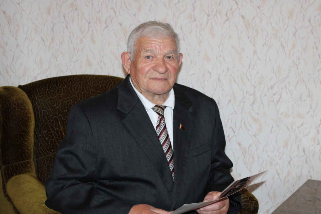 Геннадий Астапенко